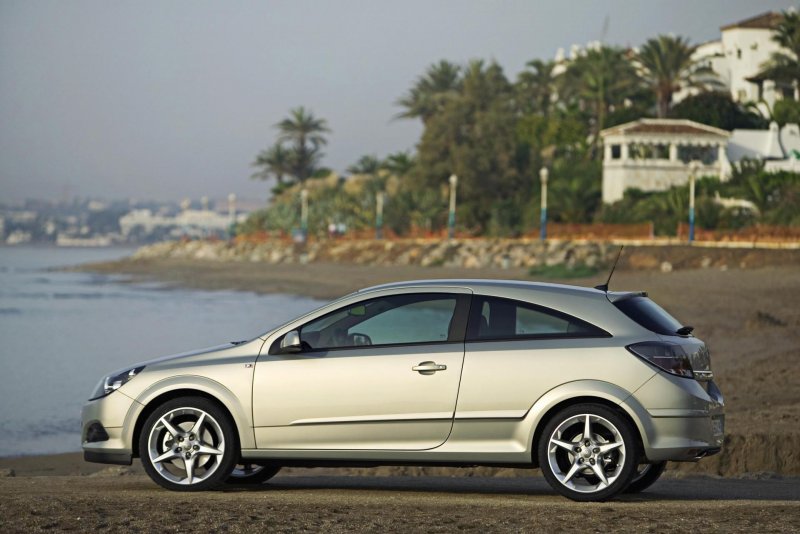 Opel Astra GTC 2007