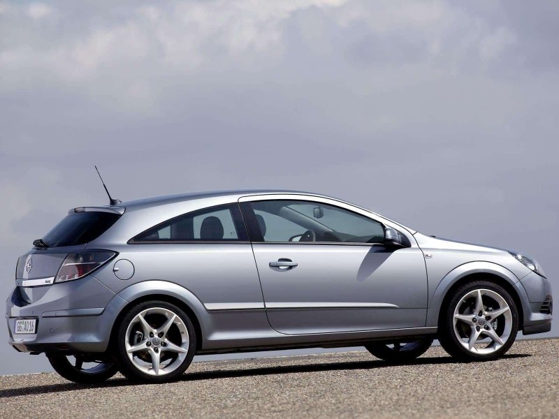 Опель Астра GTC 2005