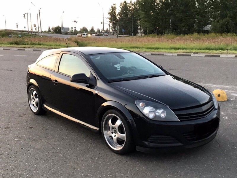 Opel Astra GTC 2010