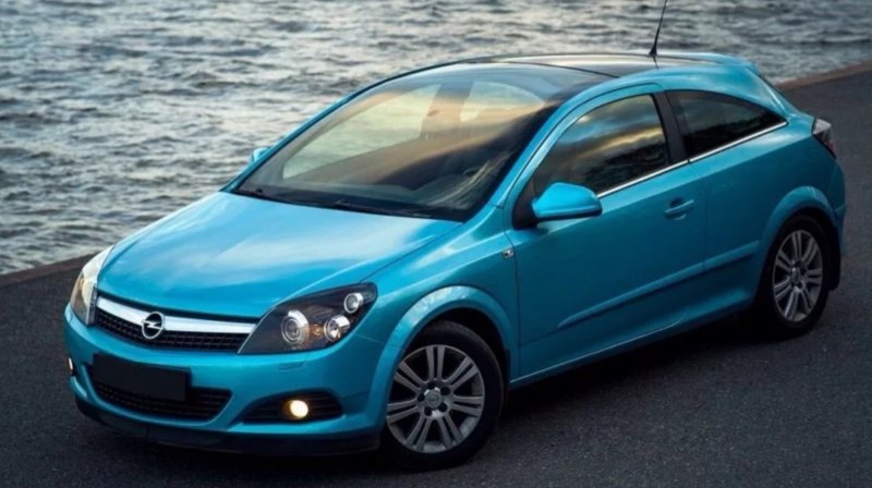 Opel Astra GTC 2010