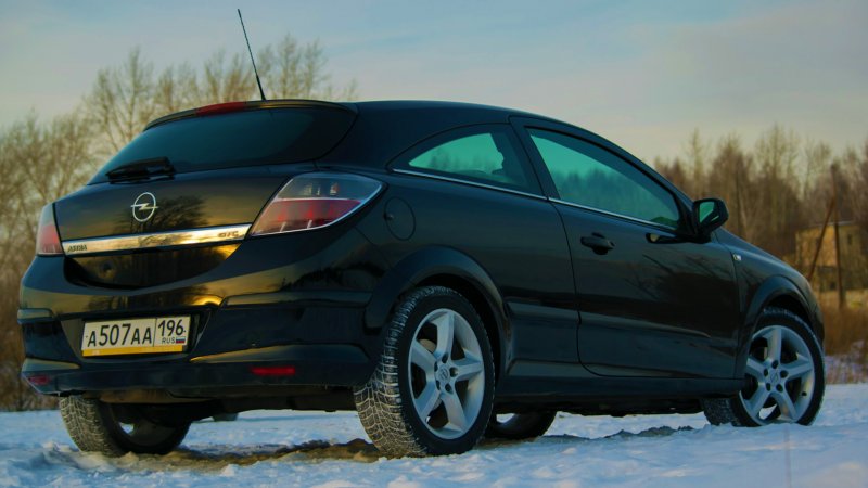 Опель Астра GTC 2008