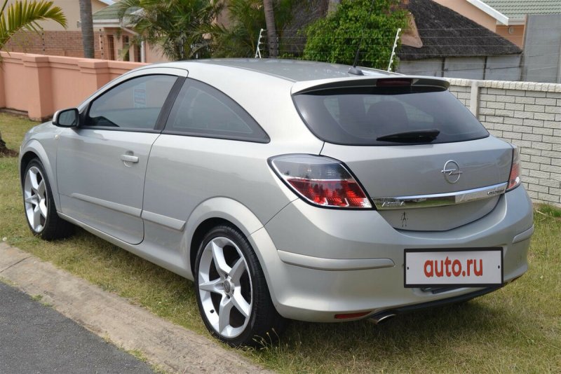 Opel Astra GTC 2009
