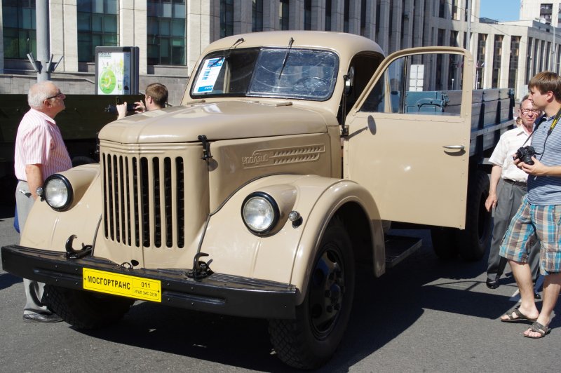 Автомобиль Урал ЗИС 355