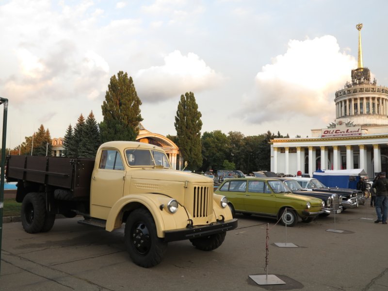 Автомобиль Урал 355