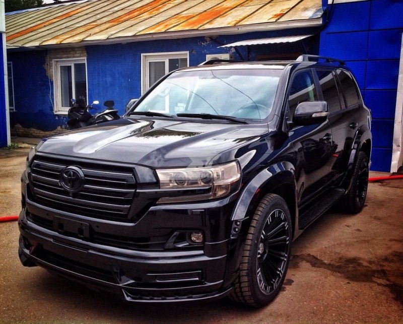 Toyota Land Cruiser 200 Wald