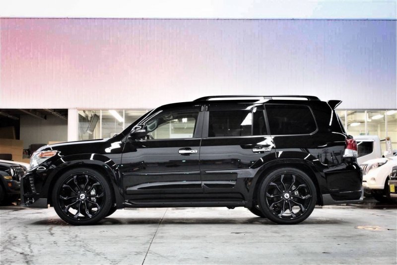 Toyota Land Cruiser 200 Tuning Land