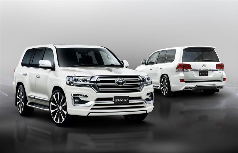 Toyota Land Cruiser 200 Tuning белый
