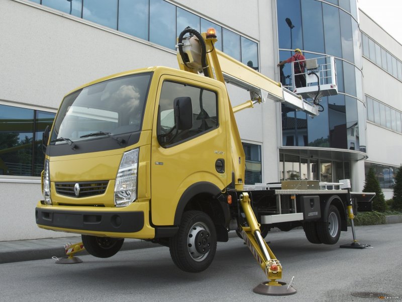 Грузовик Renault Maxity