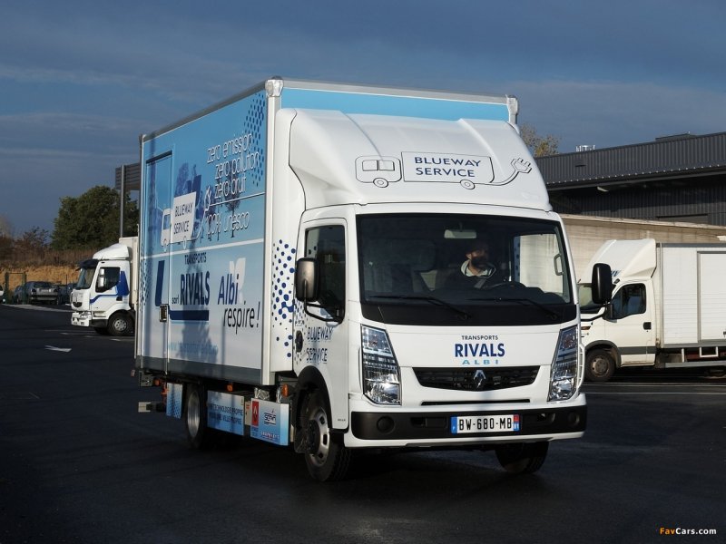 Renault Maxity с прицепом