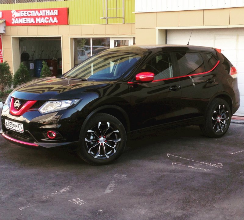 Nissan x-Trail t32 черный