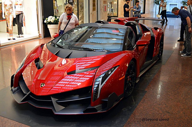 Lamborghini Veneno Roadster