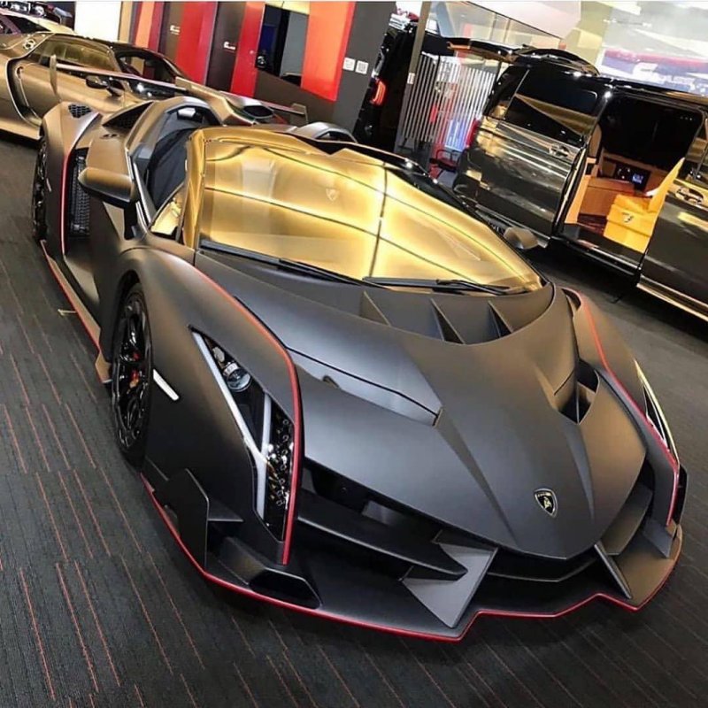 Ламборджини Veneno Roadster