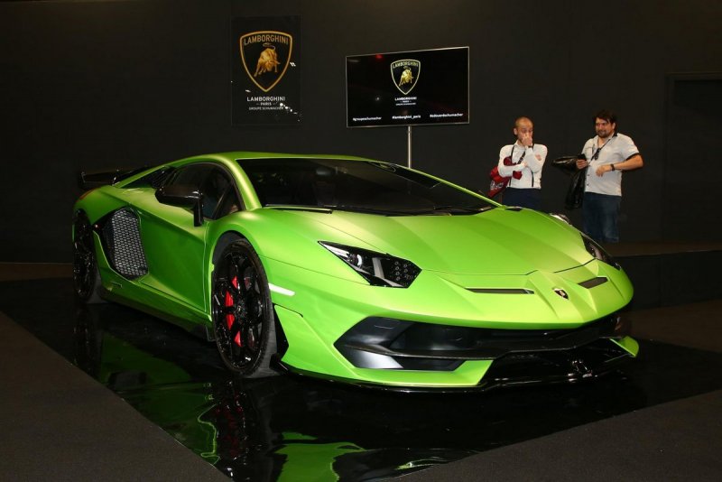 Ламборджини Aventador