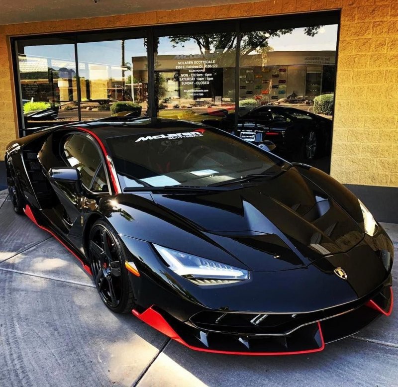Спорткар Lamborghini Centenario