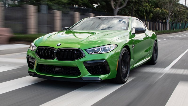 BMW m8 Competition черная