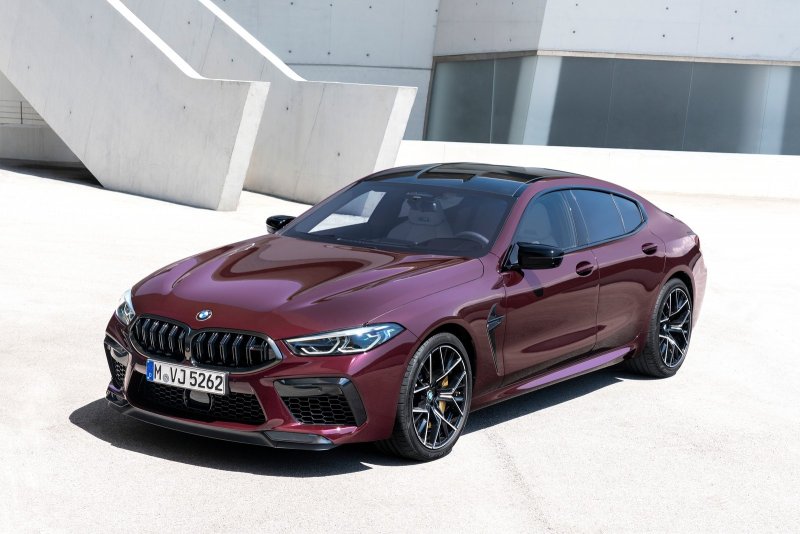 BMW m8 Competition зеленая