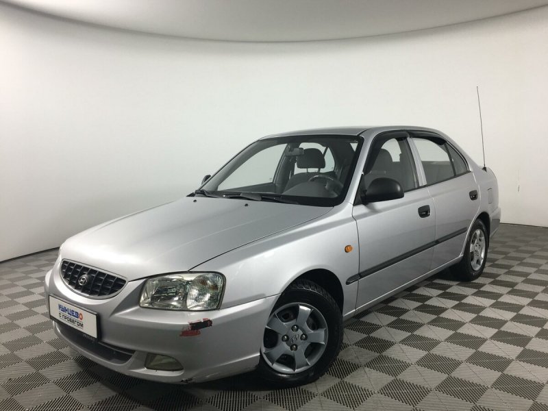 Хендай акцент черный 1.5 102 л.с ТАГАЗ r15