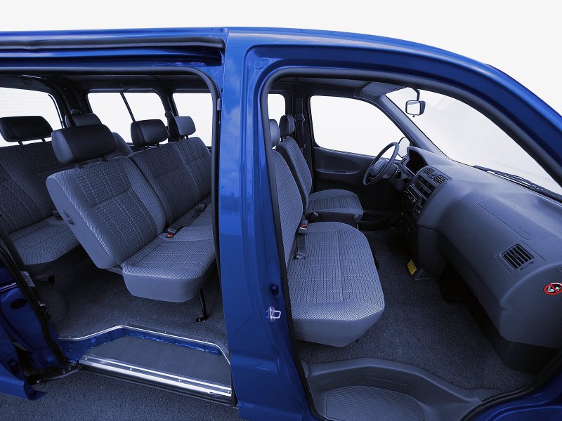 Toyota Granvia 2000 салон