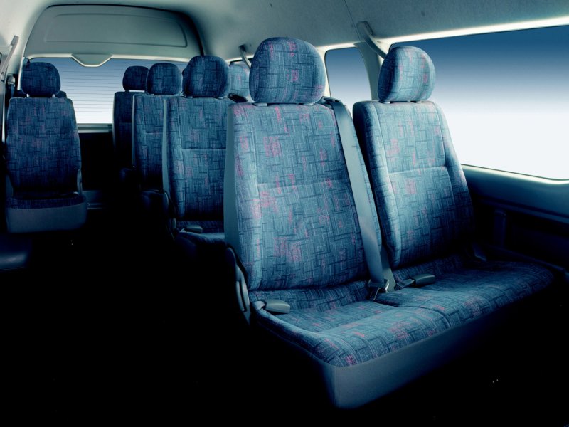 Тойота Hiace h200 салон