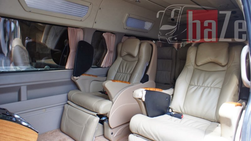 Toyota Hiace VIP салон