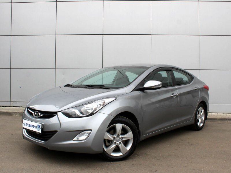 Hyundai Elantra серая