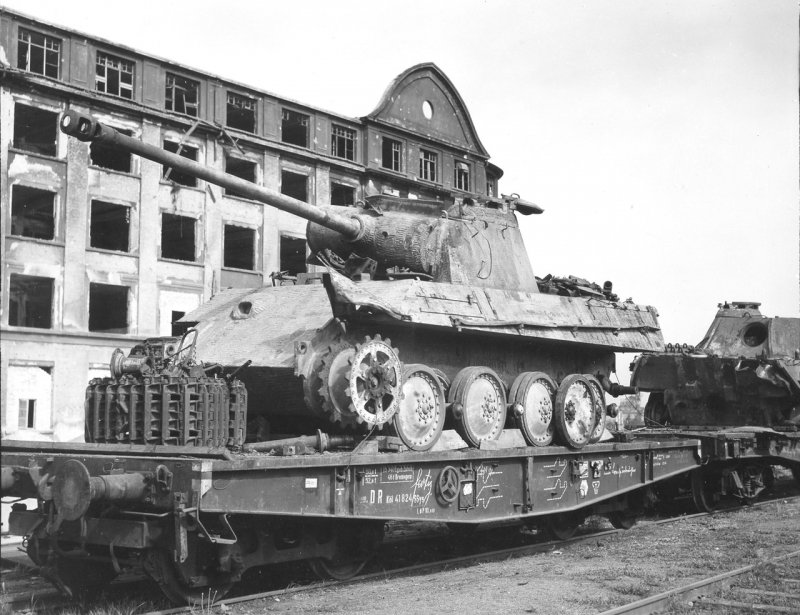 Подбитый танк пантера Германия 1945