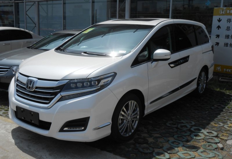 Honda Elysion 2016