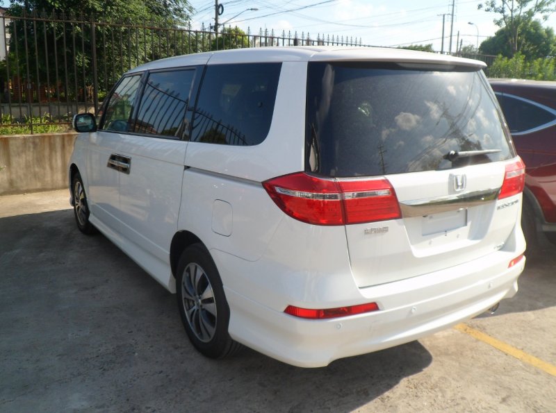 Honda Elysion белая