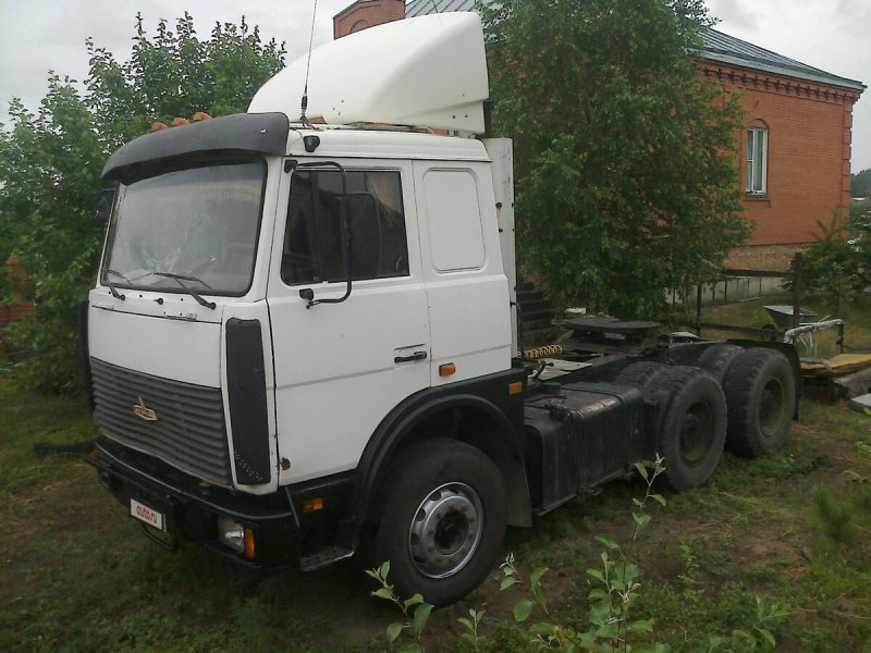 МАЗ 64220