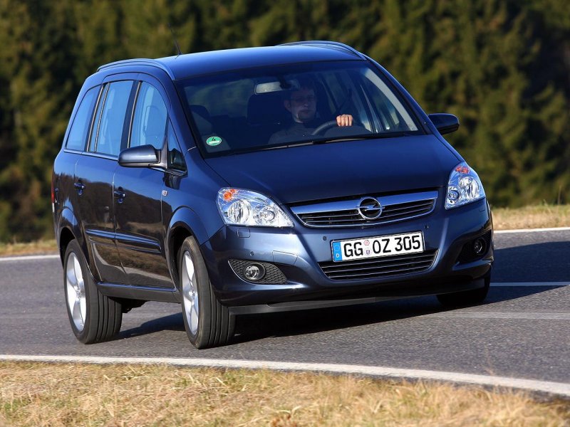 Opel Zafira Family 2013г