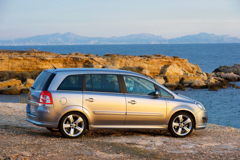 Opel Zafira b Рестайлинг