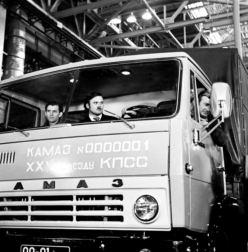 КАМАЗ 740 масштабная модель