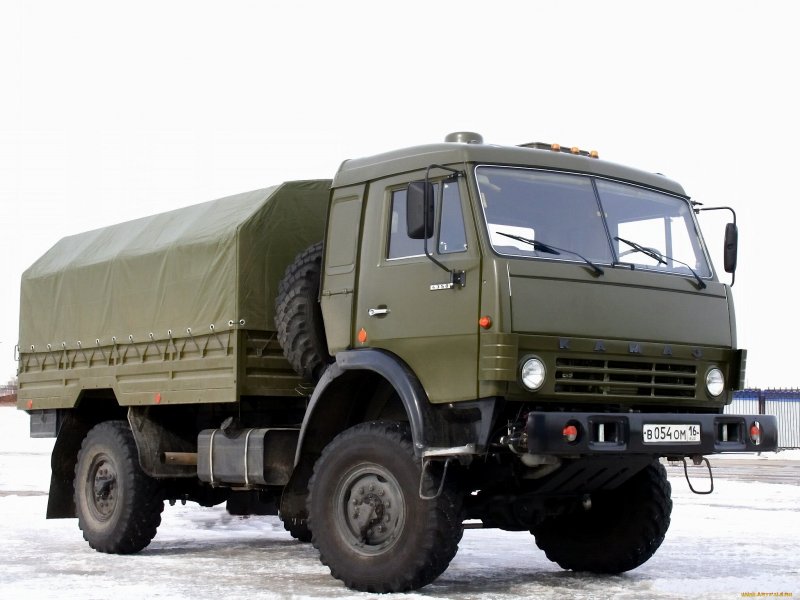 КАМАЗ 4350 тягач