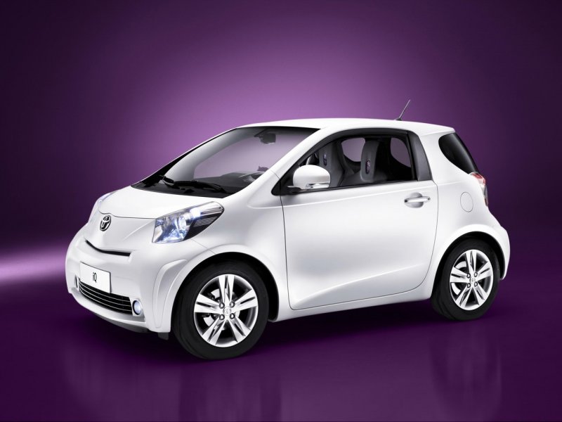 Toyota IQ. 4,3