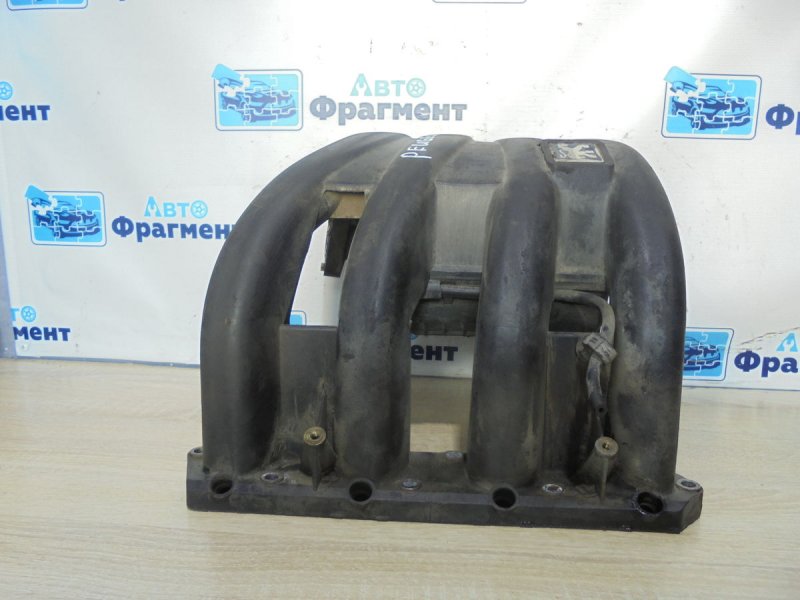 Впускной коллектор Пежо 406 1.8 16v 2002