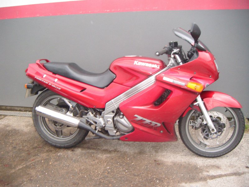 Kawasaki zzr 250. Кавасаки ZZR 250 1995. ZZR 250 Kawasaki 1992. Кавасаки ЗЗР 250 красный.