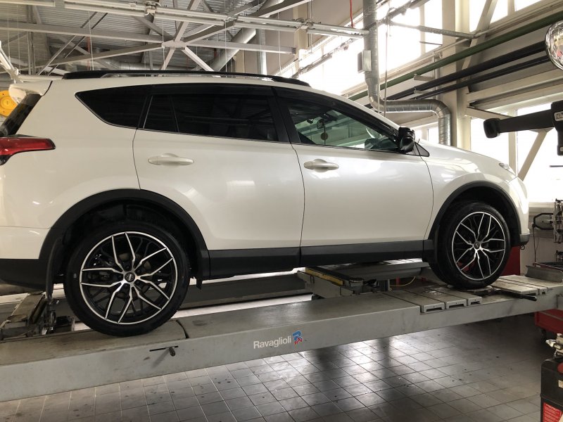 Диски Toyota rav4 r18