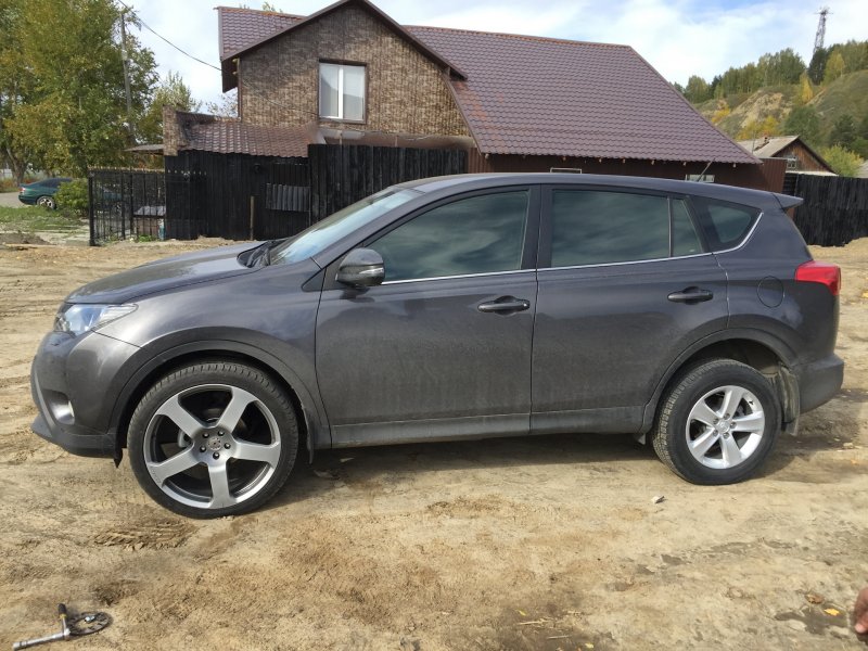 235/55 R18 Toyota rav4