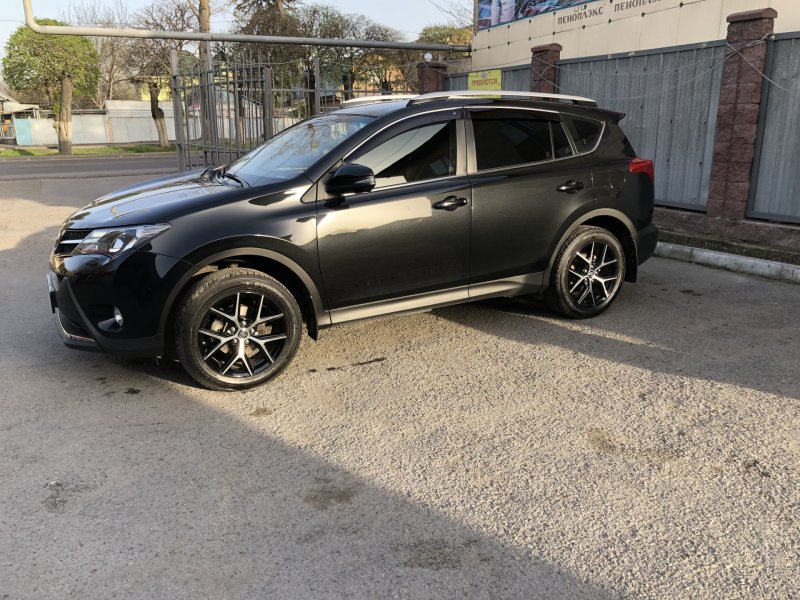 235/55 R18 Toyota rav4