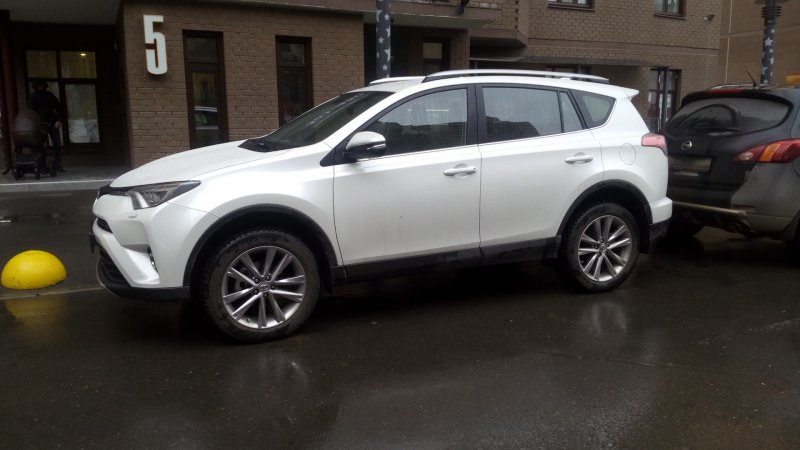 Toyota rav4 4 235/60 r18