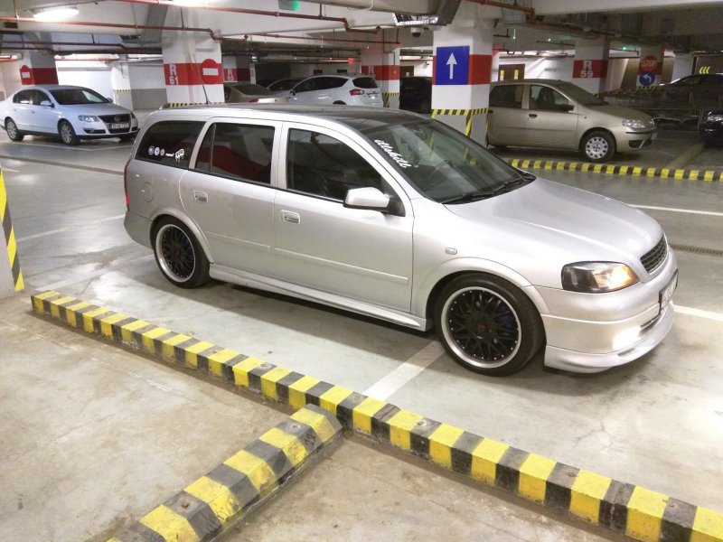 Opel Astra h Caravan r18