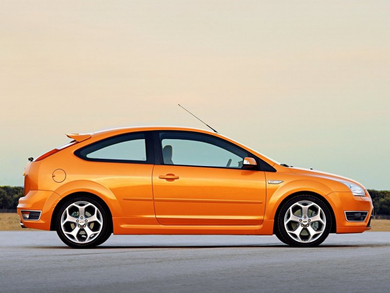 Ford Focus 2005 хэтчбек