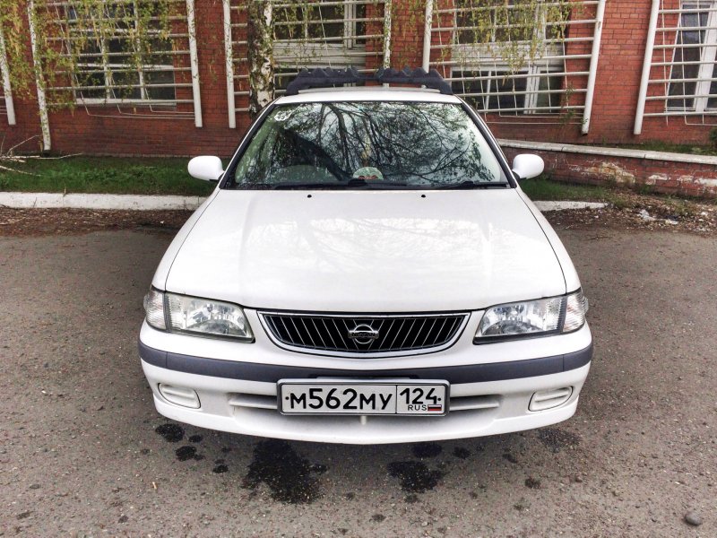 Nissan Sunny xr1