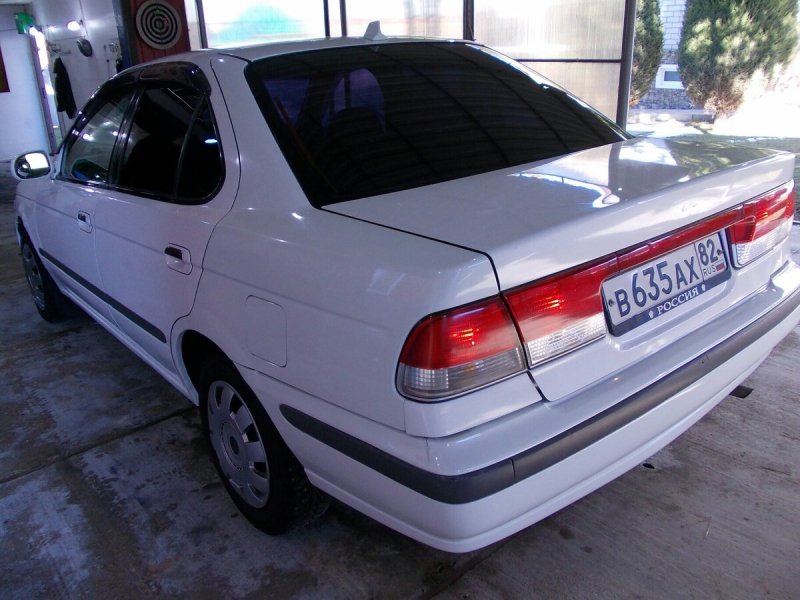 Ниссан Санни 2002 белый