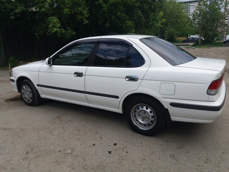 Nissan Sunny b15 2001