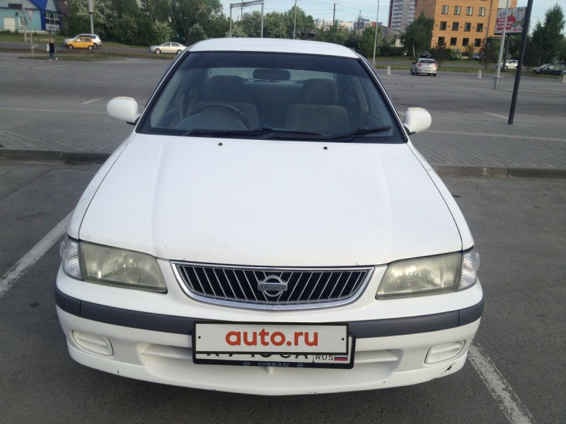 Ниссан Санни белый 2001 год