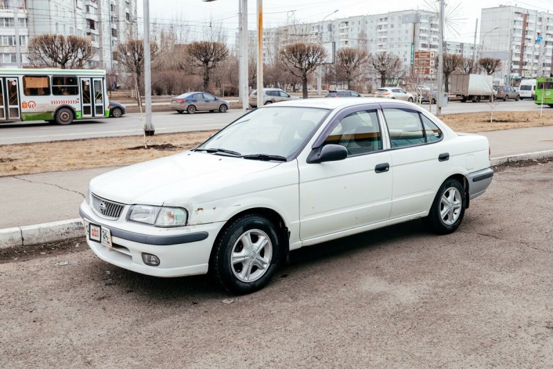 Nissan Sunny 15