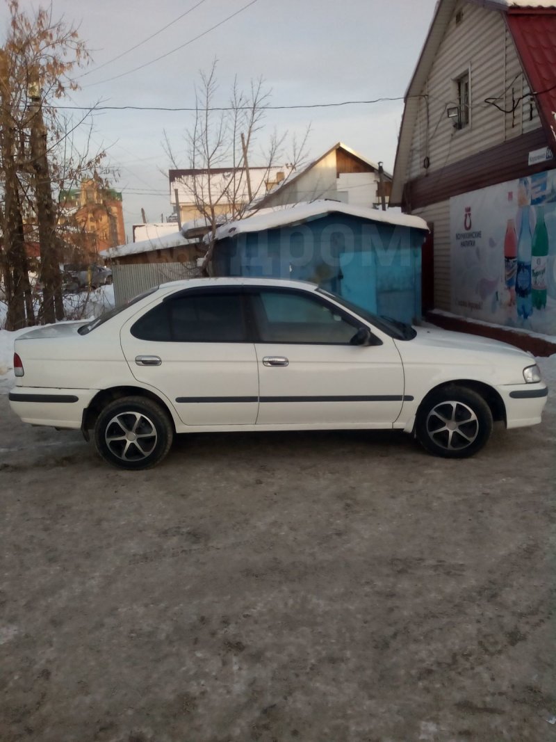 Nissan Sunny 2001