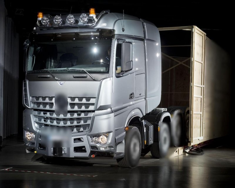 Mercedes Arocs SLT