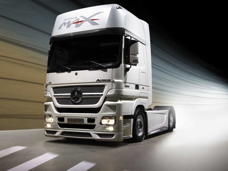 Грузовик Mercedes Actros